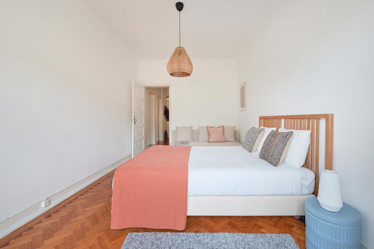 Light-Filled & Renovated Apartment, By Timecooler Lisboa Dış mekan fotoğraf